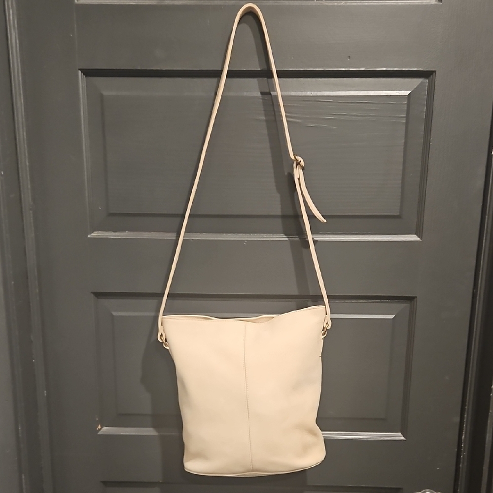 LJS Cream Shoulder Bag